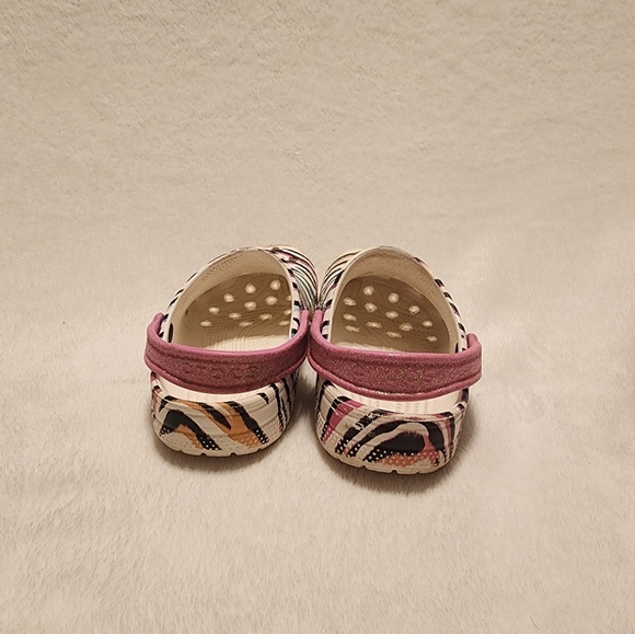 Crocs Pink/zebra Stripe Size 3 Bigkids - Picture 4 of 5